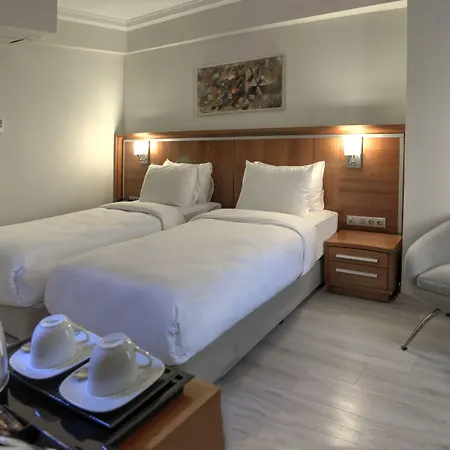 Hotell Orka Royal & 4*